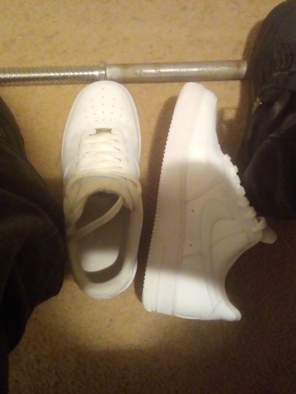 Men's Classic White Low-Top Air Force 1 - Used, No color stain